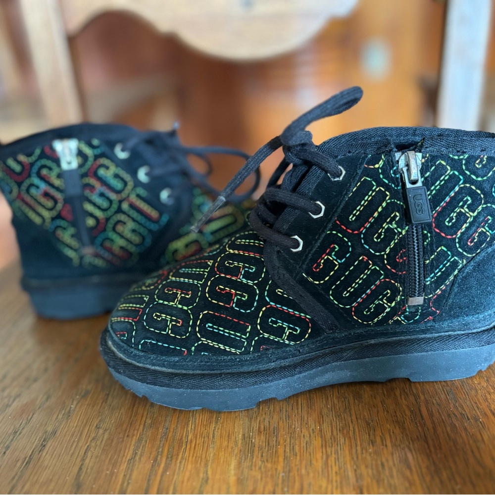 Ugg Kids' Neumel II Graphic Stitch Size 13C